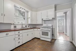 614 Crescent St NE, Grand Rapids, MI 49503 - Photo 8