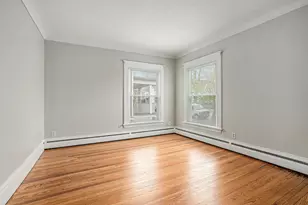 614 Crescent St NE, Grand Rapids, MI 49503 - Photo 4