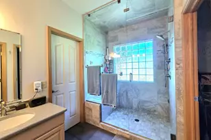 594 Springwood Dr, Kalamazoo, MI 49009 - Photo 10