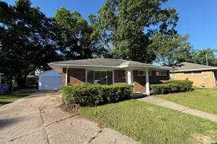 1946 Adams St SE, Grand Rapids, MI 49506 - Photo 2