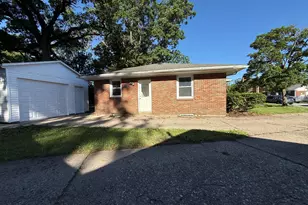 1946 Adams St SE, Grand Rapids, MI 49506 - Photo 4
