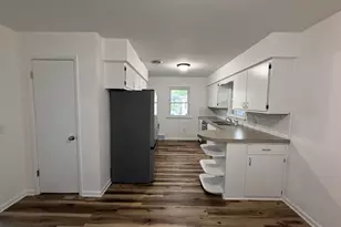 1946 Adams St SE, Grand Rapids, MI 49506 - Photo 8