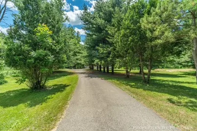 6635 Vinton Avenue NW, Comstock Park, MI 49321 - Photo 22