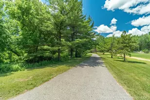 6635 Vinton Ave NW, Comstock Park, MI 49321 - Photo 20