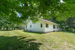 6635 Vinton Ave NW, Comstock Park, MI 49321 - Photo 14