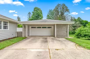 61 Charles St, Hillsdale, MI 49242 - Photo 6