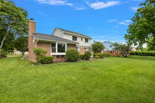 24762 White Plains Dr, Novi, MI 48374 - Photo 6