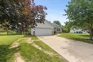 187 Riverwood Dr, Middleville, MI 49333 - Photo 4