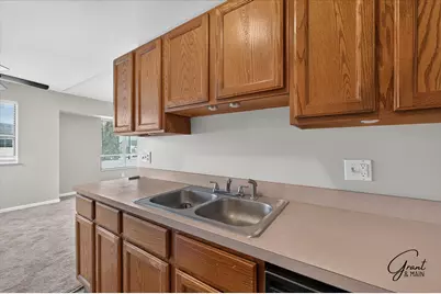 30761 Hidden Pines Lane, Roseville, MI 48066 - Photo 8