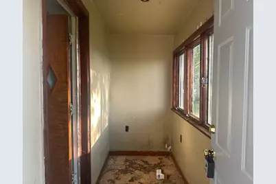 617 Gestner Road, Benton Harbor, MI 49022 - Photo 4