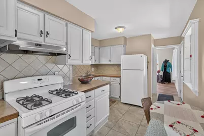 325 W South Street, Hastings, MI 49058 - Photo 8