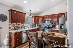 11324 Lindy Dr NE, Rockford, MI 49341 - Photo 10