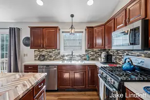 11324 Lindy Dr NE, Rockford, MI 49341 - Photo 12