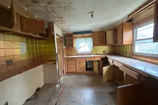 490 4th St, Benton Harbor, MI 49022 - Photo 26