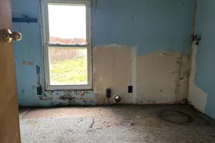 490 4th St, Benton Harbor, MI 49022 - Photo 8