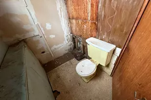 490 4th St, Benton Harbor, MI 49022 - Photo 28