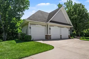 3404 Glenstone Ct SE, Grand Rapids, MI 49546 - Photo 2