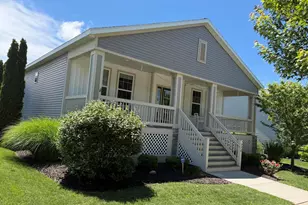 576 Brownstone St, Holland, MI 49423 - Photo 2