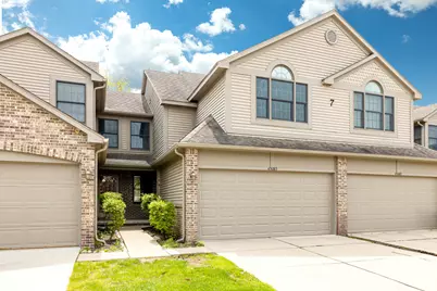45085 Horseshoe Circle #31, Canton, MI 48187 - Photo 2
