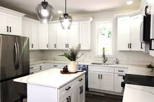 592 Kuehnle Ave, Ann Arbor, MI 48103 - Photo 4