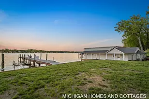 714 N Shore Dr, Holland, MI 49424 - Photo 4
