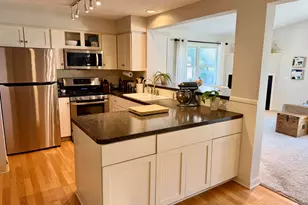 945 Pembroke St SE, Grand Rapids, MI 49508 - Photo 10