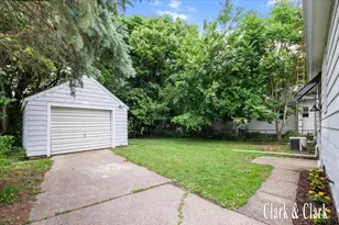 701 Pacific Ave, Lansing, MI 48910 - Photo 14