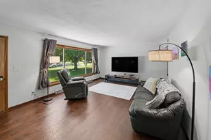 1767 N Cambridge Pl, Saint Joseph, MI 49085 - Photo 4