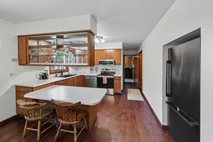 1767 N Cambridge Pl, Saint Joseph, MI 49085 - Photo 6