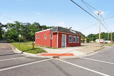 323 E Broadway Avenue, Muskegon, MI 49444 - Photo 2