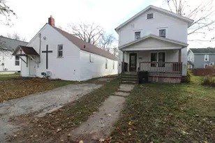 605 Homewild Ave, Jackson, MI 49201 - Photo 1