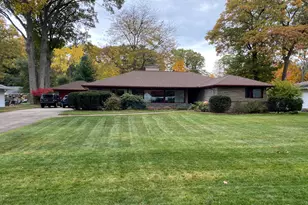 1913 Crestwood Ln, Muskegon, MI 49441 - Photo 2