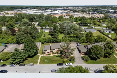 2670 Ridgecroft Drive SE, Grand Rapids, MI 49546 - Photo 34