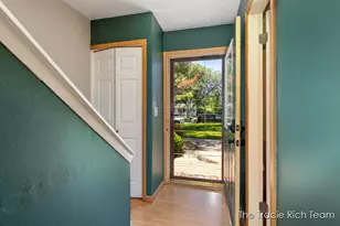 2670 Ridgecroft Dr SE, Grand Rapids, MI 49546 - Photo 4