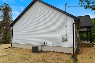 2717 Kerlikowske Rd, Benton Harbor, MI 49022 - Photo 6