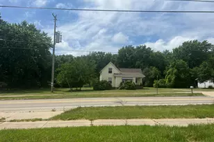 354 Country Club Rd, Holland, MI 49423 - Photo 1
