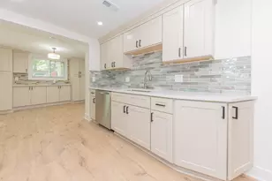 5050 Grover Dr, Brighton, MI 48116 - Photo 12