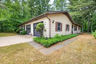 239 Pine Ridge Rd, Battle Creek, MI 49017 - Photo 10