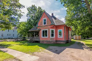 205 W Sherwood St, Decatur, MI 49045 - Photo 2