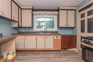 205 W Sherwood St, Decatur, MI 49045 - Photo 4