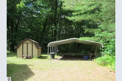 11052 N Hodenpyle Dam Road, Mesick, MI 49668 - Photo 18