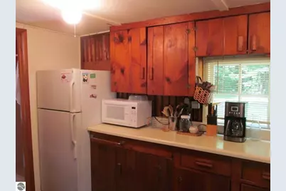 11052 N Hodenpyle Dam Road, Mesick, MI 49668 - Photo 4