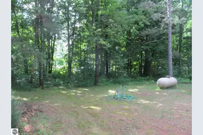 11052 N Hodenpyle Dam Road, Mesick, MI 49668 - Photo 16