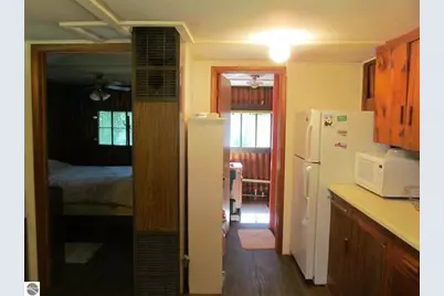 11052 N Hodenpyle Dam Road, Mesick, MI 49668 - Photo 12