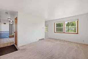 343 Brandywyne Dr NW, Comstock Park, MI 49321 - Photo 4