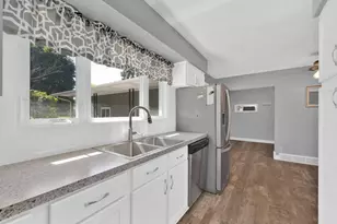 2937 Loehrs Landing Dr, Hastings, MI 49058 - Photo 10
