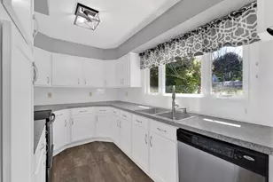 2937 Loehrs Landing Dr, Hastings, MI 49058 - Photo 12