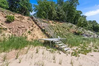 2121 N Scenic Drive, Muskegon, MI 49445 - Photo 52