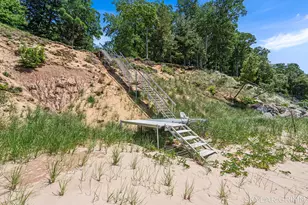 2121 N Scenic Dr, Muskegon, MI 49445 - Photo 52