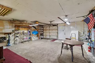 5131 Elizabeth Lake Rd, Waterford, MI 48327 - Photo 12